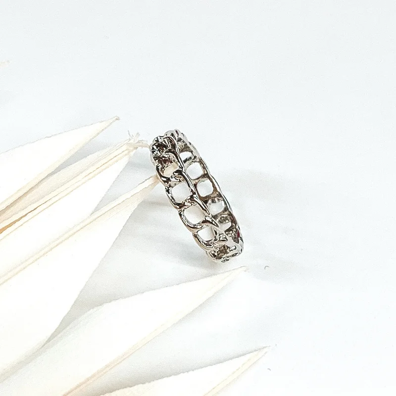 Rings with mandala engravings for spiritual vibe -Chain Link Ring in Silver Tone