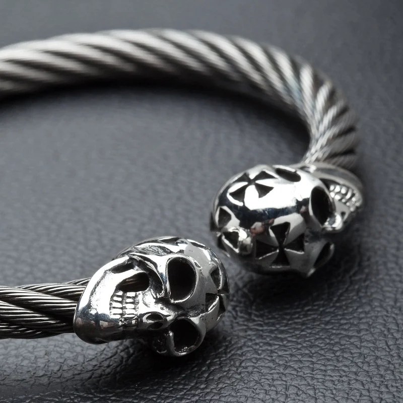 Best bangle bracelets with unique stone inlays for a one-of-a-kind accessory-Skull Silver Bangle Bracelet